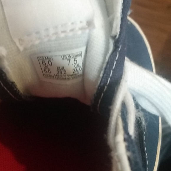 UNISEX VANS SNEAKERS - Picture 6 of 6